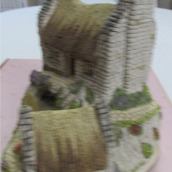 David Winter – Secret Shebeen (Irish Collection). - Picture 2 of 3